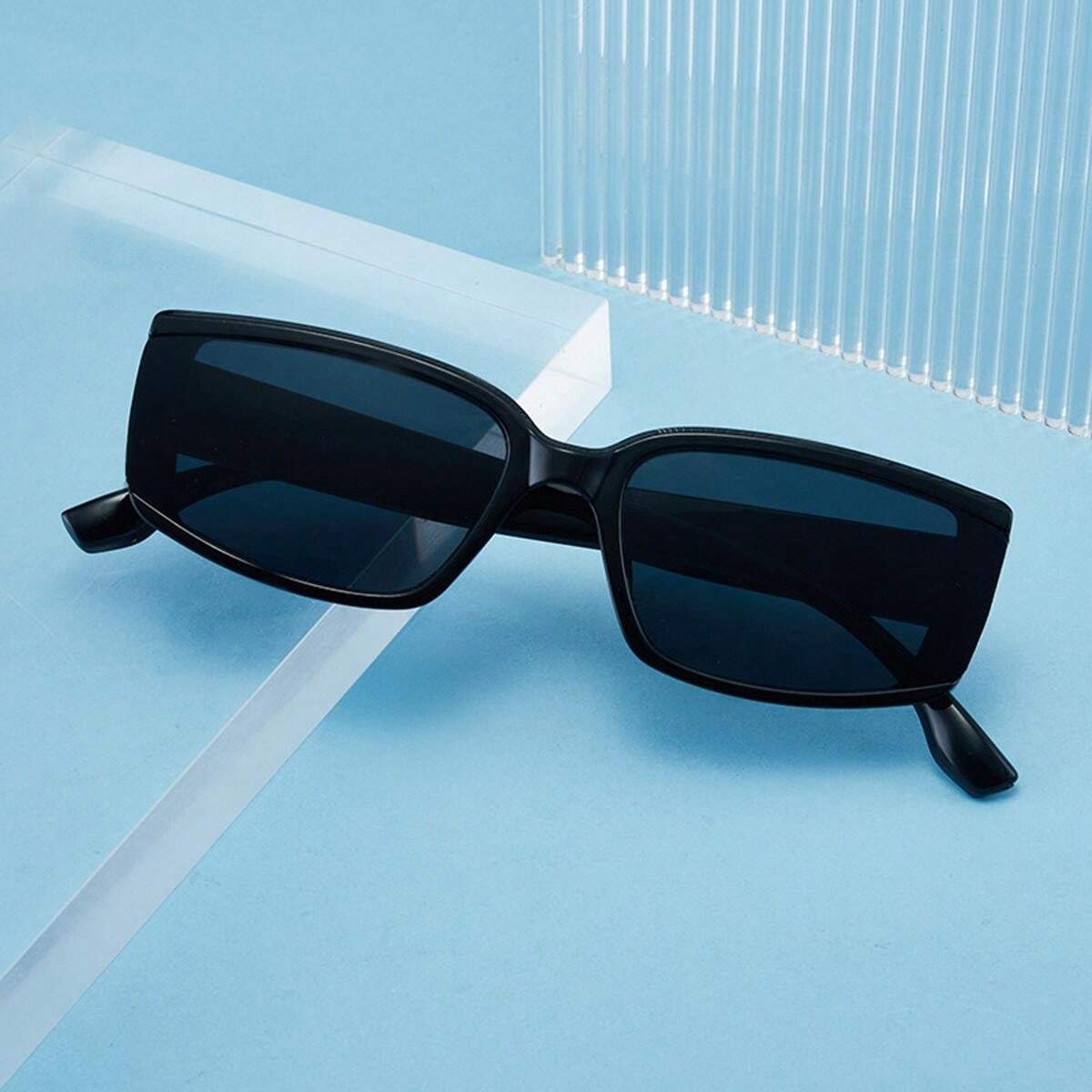 2024 Trendy Square Frame Sunglasses – Fashionable Black Shades for Men & Women